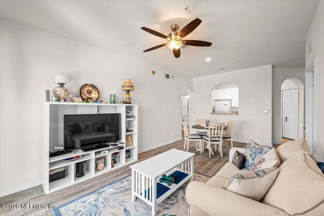 7801 POINT MEADOWS Drive 2302, Jacksonville, FL 32256