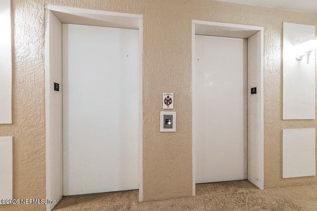 7801 POINT MEADOWS Drive 2302, Jacksonville, FL 32256