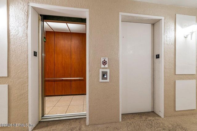 7801 POINT MEADOWS Drive 2302, Jacksonville, FL 32256
