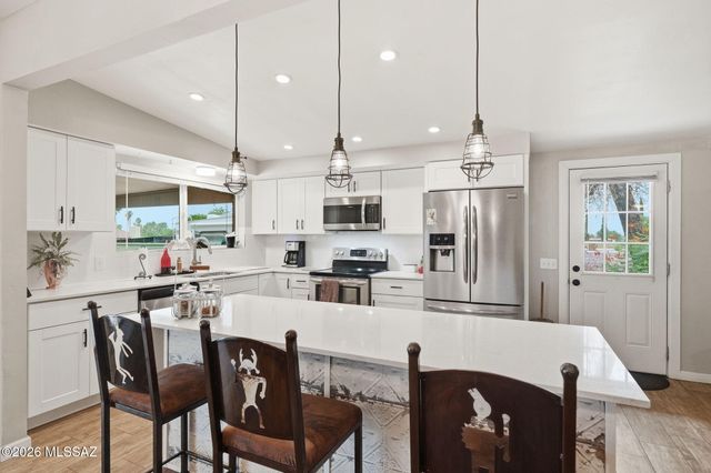 2420 S Camino Seco, Tucson, AZ 85710