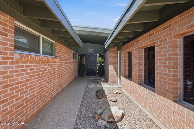 2420 S Camino Seco, Tucson, AZ 85710