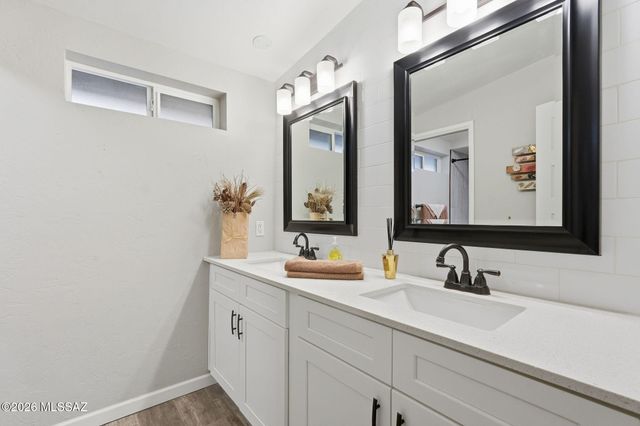 2420 S Camino Seco, Tucson, AZ 85710
