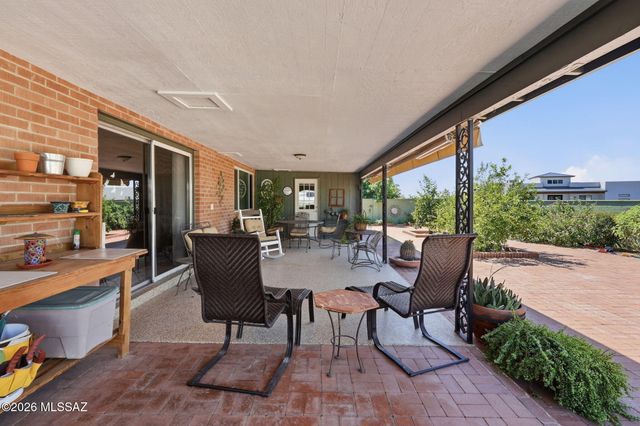 2420 S Camino Seco, Tucson, AZ 85710