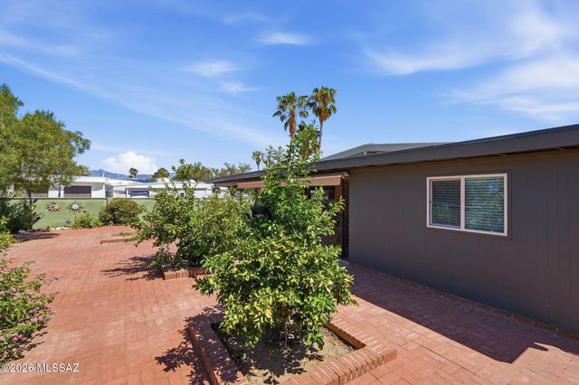 2420 S Camino Seco, Tucson, AZ 85710