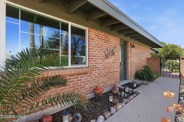 2420 S Camino Seco, Tucson, AZ 85710