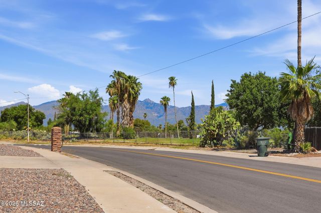 2420 S Camino Seco, Tucson, AZ 85710