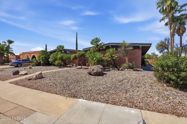 2420 S Camino Seco, Tucson, AZ 85710