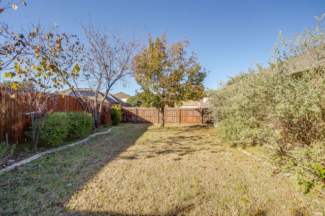 1030 Shortleaf Pine Drive, Arlington, TX 76012