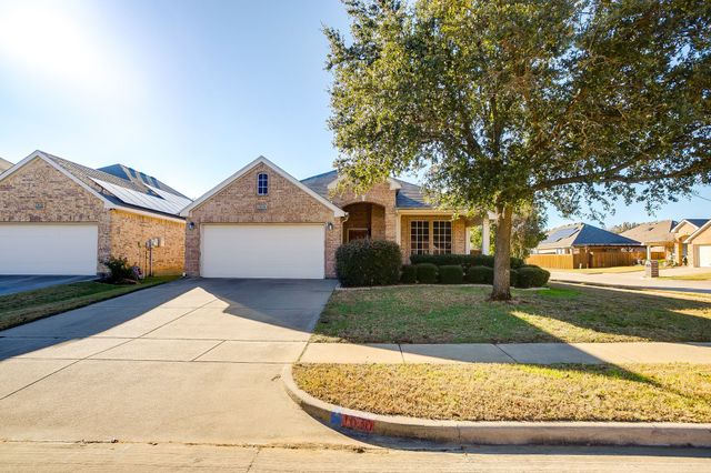 1030 Shortleaf Pine Drive, Arlington, TX 76012