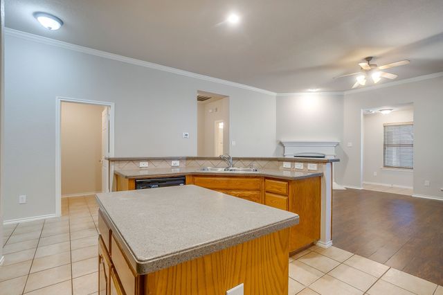 1030 Shortleaf Pine Drive, Arlington, TX 76012