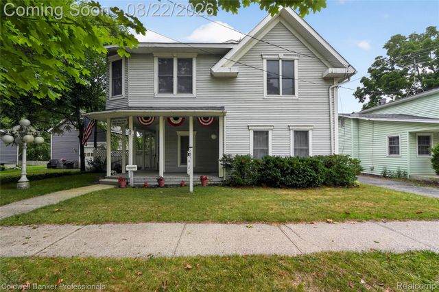 108 College Street, Holly Village, MI 48442