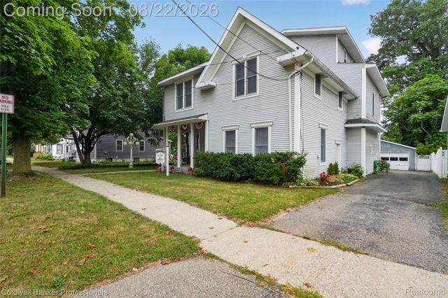 108 College Street, Holly Village, MI 48442
