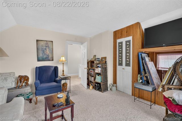 108 College Street, Holly Village, MI 48442