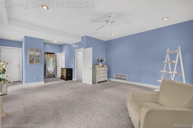 108 College Street, Holly Village, MI 48442