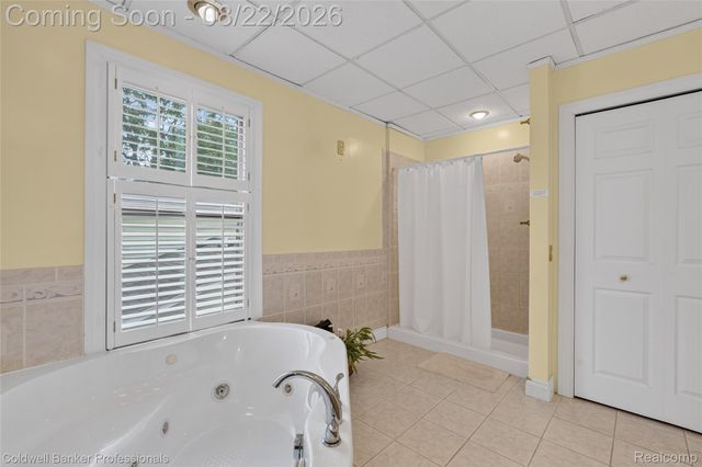 108 College Street, Holly Village, MI 48442