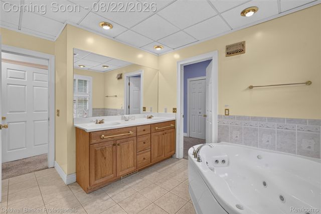 108 College Street, Holly Village, MI 48442