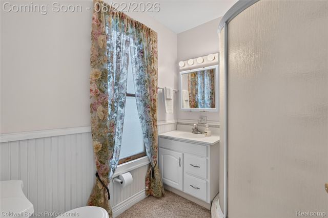 108 College Street, Holly Village, MI 48442