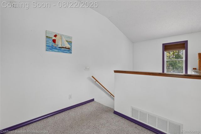 108 College Street, Holly Village, MI 48442