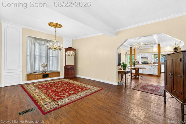 108 College Street, Holly Village, MI 48442