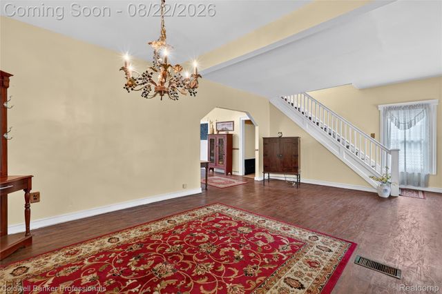 108 College Street, Holly Village, MI 48442
