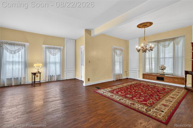 108 College Street, Holly Village, MI 48442
