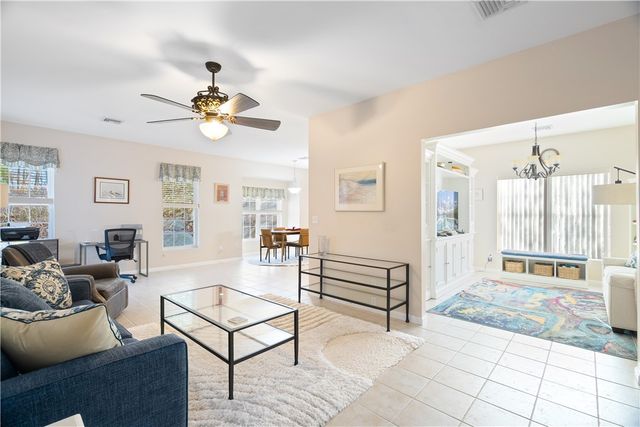 24 Cambridge Circle, Smithfield, RI 02917