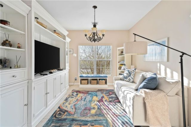 24 Cambridge Circle, Smithfield, RI 02917