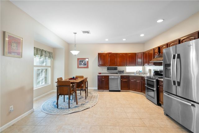 24 Cambridge Circle, Smithfield, RI 02917