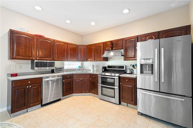 24 Cambridge Circle, Smithfield, RI 02917