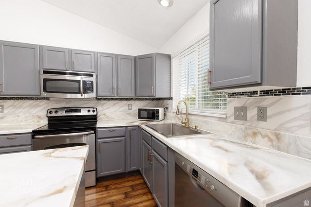 2972 W 2075 S, Syracuse, UT 84075