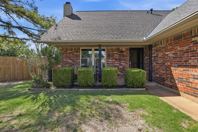 1525 Vulcan Circle, Edmond, OK 73003