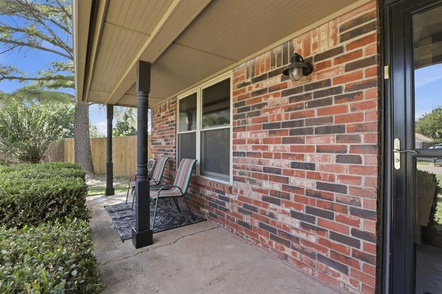 1525 Vulcan Circle, Edmond, OK 73003