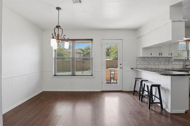 1525 Vulcan Circle, Edmond, OK 73003
