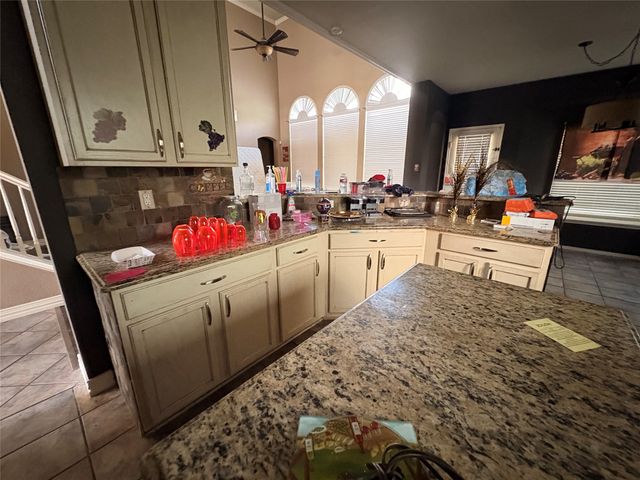 4724 Maple Hill Drive, Fort Worth, TX 76123