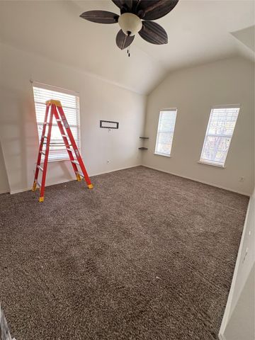 4724 Maple Hill Drive, Fort Worth, TX 76123