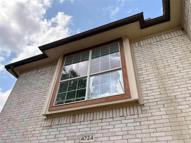 4724 Maple Hill Drive, Fort Worth, TX 76123