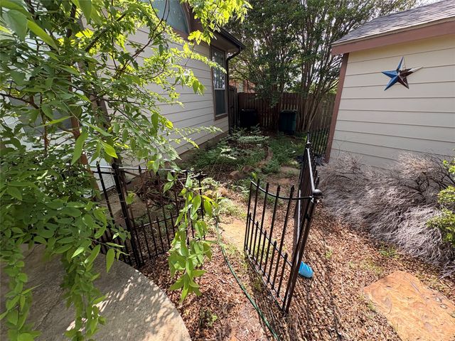 4724 Maple Hill Drive, Fort Worth, TX 76123