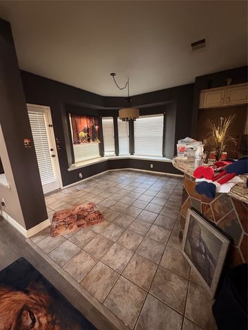 4724 Maple Hill Drive, Fort Worth, TX 76123