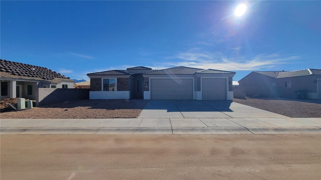 3480 E Rusty Spur Avenue, Kingman, AZ 86409