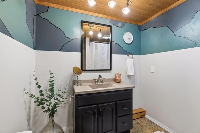 9883 Brookview Road, Woodbury, MN 55125