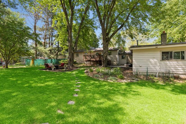 9883 Brookview Road, Woodbury, MN 55125
