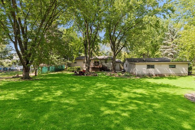 9883 Brookview Road, Woodbury, MN 55125