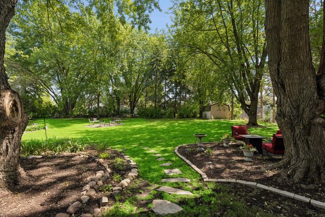 9883 Brookview Road, Woodbury, MN 55125