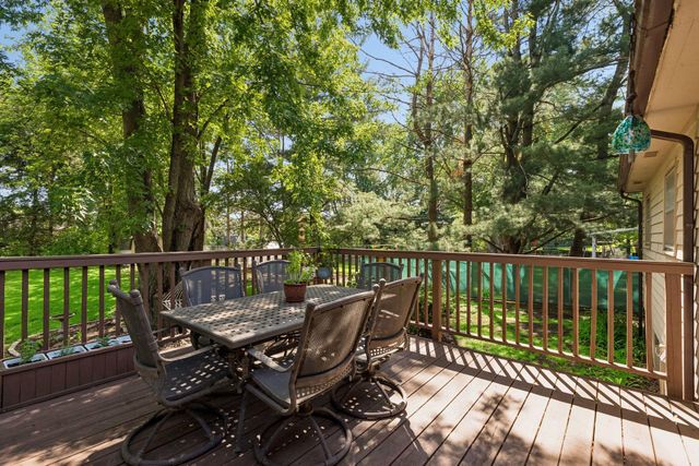 9883 Brookview Road, Woodbury, MN 55125