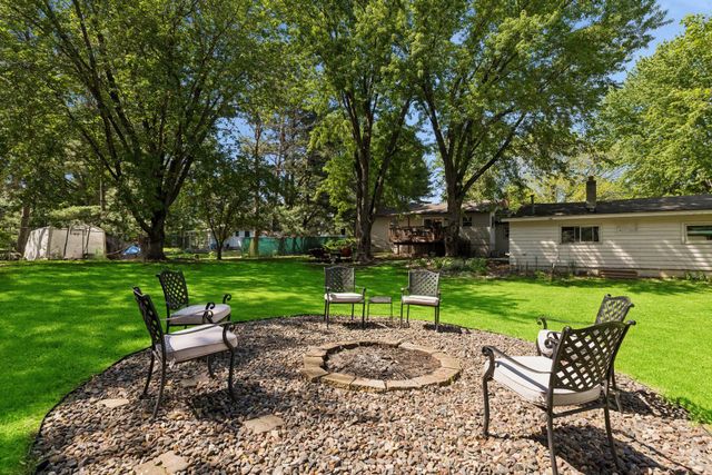 9883 Brookview Road, Woodbury, MN 55125