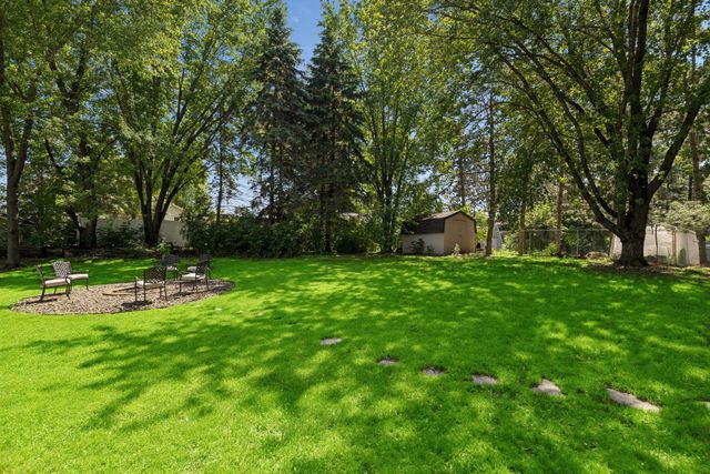9883 Brookview Road, Woodbury, MN 55125