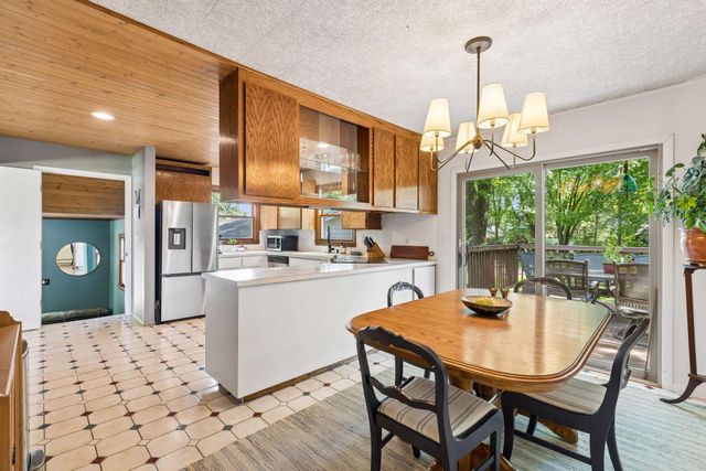 9883 Brookview Road, Woodbury, MN 55125