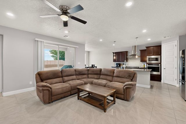 6605 Nacelle Road NE, Rio Rancho, NM 87144