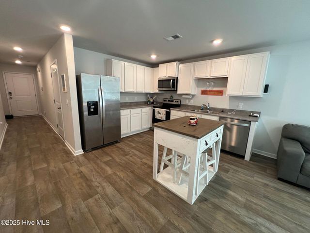 115 Cleat Drive, Surf City, NC 28445