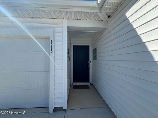 115 Cleat Drive, Surf City, NC 28445